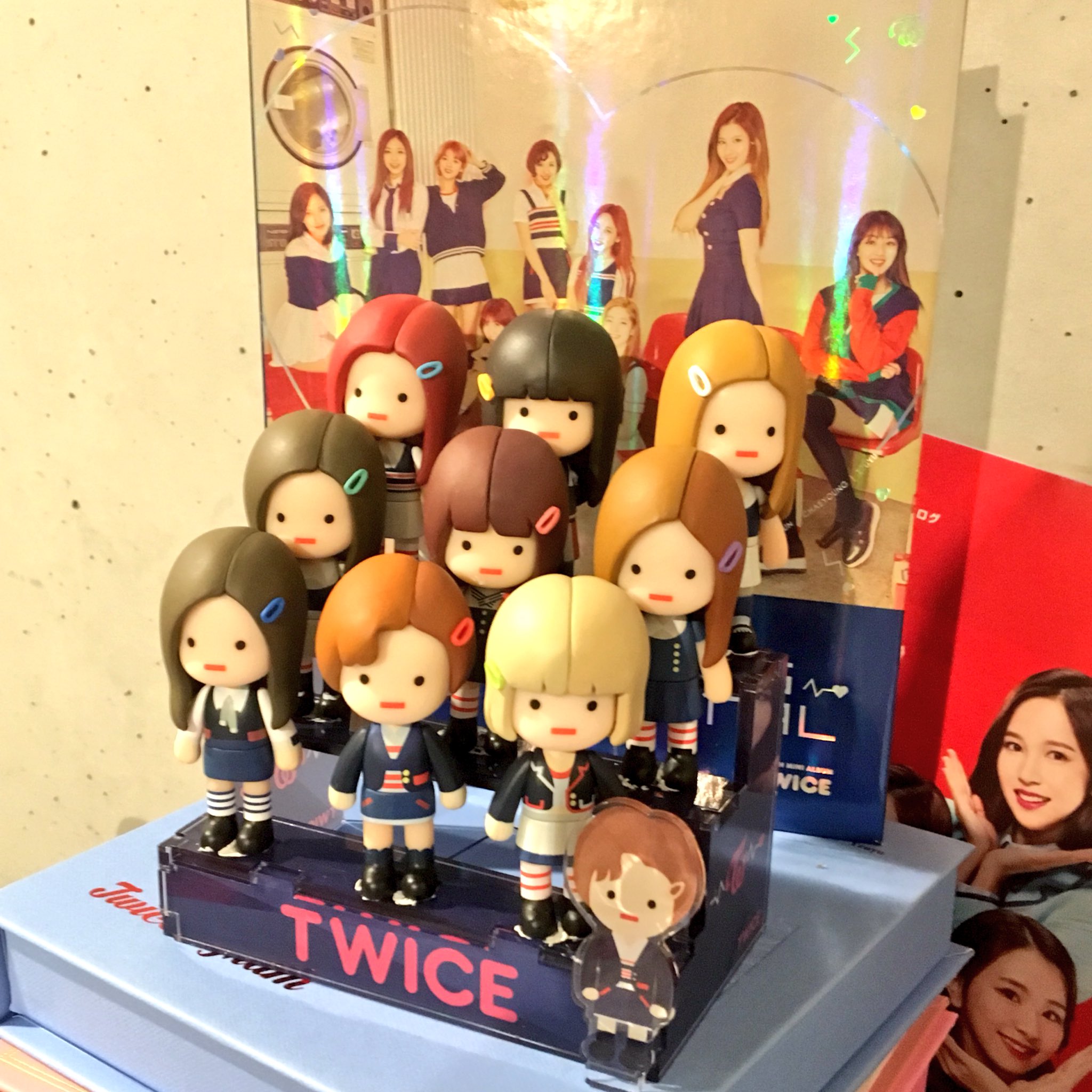 TWICE LOVELYS ぬーどるストッパーフィギュア GiGOグループのお店 公式