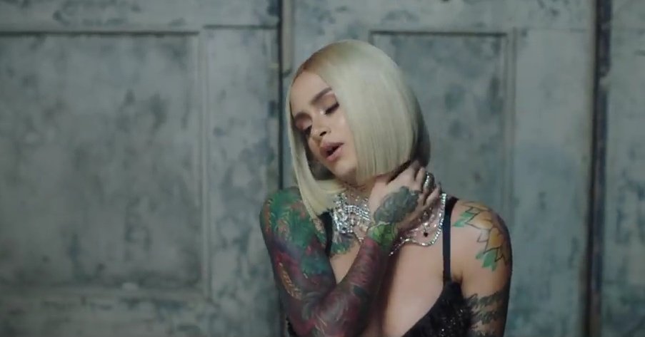 LillysVodka's tweet image. She looks so hot omg #ringmusicvideo