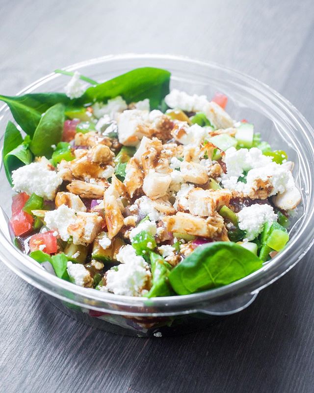 pitapitellice's tweet photo. Rolled or bowled? Looking to lower you carb count? Go with bowled! A generously sized salad heaped high with cold or grilled pita fillings &amp; all the toppings you love!! 🥗😋 #pitapitEllice #pitapitcanada #pitapit #winnipeg #wpgeats #manitoba https://t.co/RZbXbTHOSe