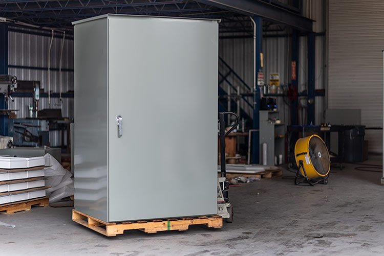 Andrews_Fab's tweet image. Check out the latest project we just completed! A custom enclosure design and build to enclose a 4,000amp breaker. Let us help you on your next project. Call us at 281-372-0440 or visit andrewsfabrication.com 

#enclosuredesign #nemaenclosures #houstonfabricationshop