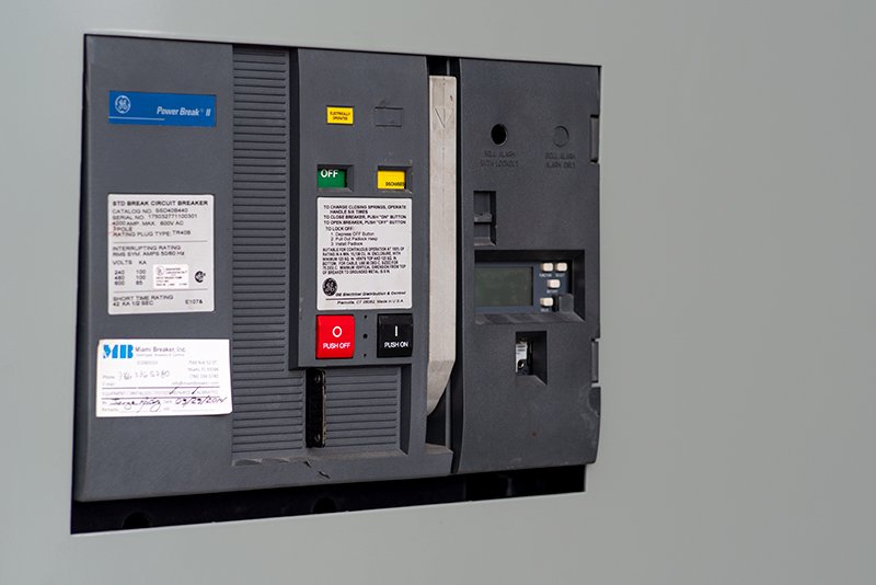 Andrews_Fab's tweet image. Check out the latest project we just completed! A custom enclosure design and build to enclose a 4,000amp breaker. Let us help you on your next project. Call us at 281-372-0440 or visit andrewsfabrication.com 

#enclosuredesign #nemaenclosures #houstonfabricationshop