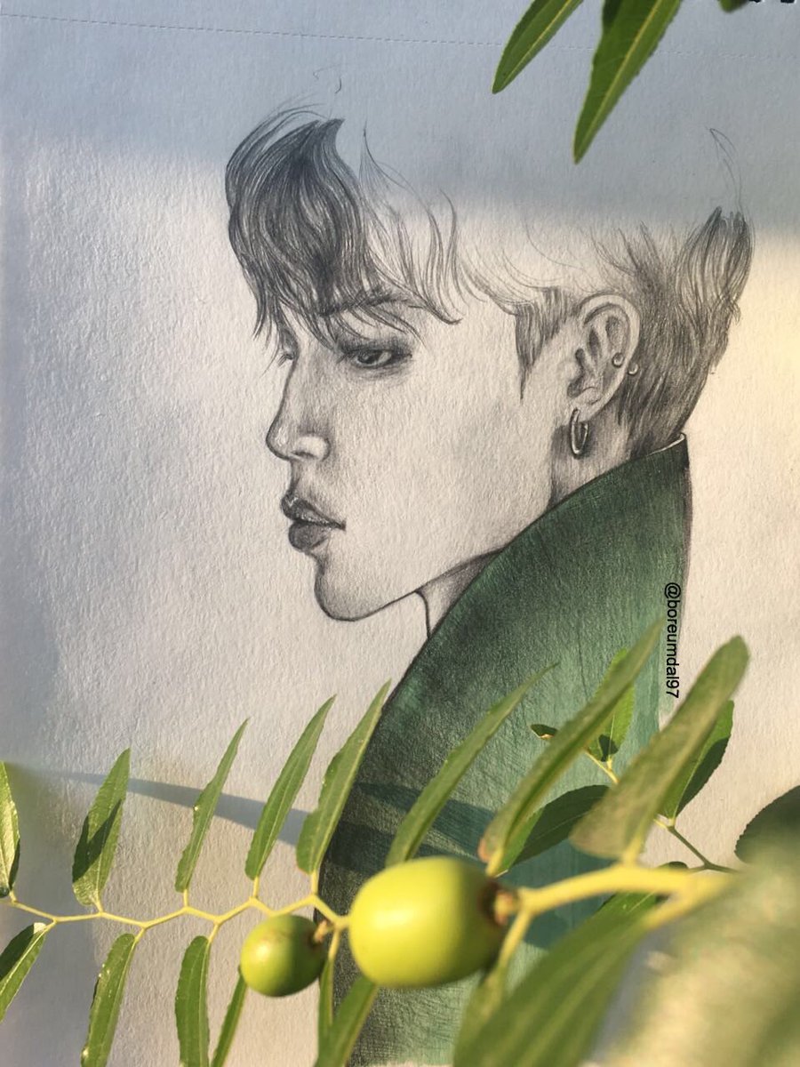 boreumdal97's tweet photo. I'm still so bad at taking pics of my art ㅠㅠ but I hope you liked this piece of #JIMIN from Singles magazine shoot! 🌝
#answer_tracklist #AnswerIn3Days #ARMY #BTS #BTSArmy #fanart #illustration #LOVE_YOURSELF_结_ANSWER https://t.co/QpdhqsLoRb