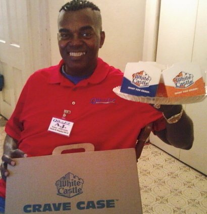 AJWoodson's tweet photo. @CauseWereGuys U DAMN Right!
(and @WhiteCastle too)
#ManNeeds
π΅ "#WhiteCastle Burgers Only Come in One Size"π΅ https://t.co/1QmnlO8dHK