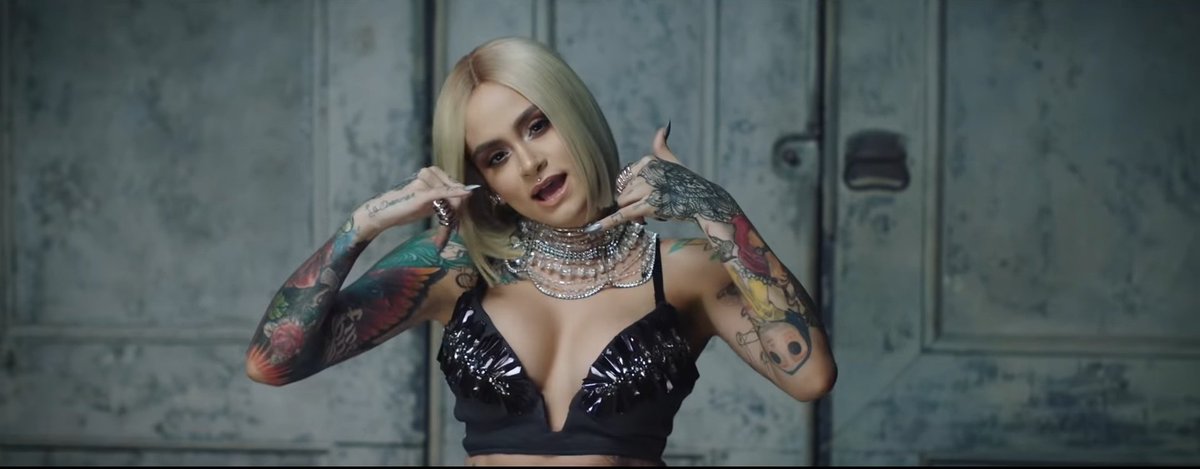 jeknuevaespanaa's tweet image. are you seriously trying to kill us? i wasnt prepared for this. ihh perfectaaaa!!! #ringmusicvideo