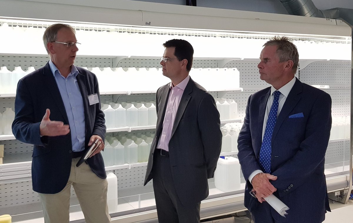 Secretary of State and @midsengine Champion <a href="/JBrokenshire/">James Brokenshire</a> at <a href="/unilincoln/">University of Lincoln, UK</a> today seeing how agri-tech facilities are supporting a key sector in the #MidlandsEngine
