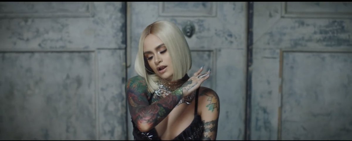 jeknuevaespanaa's tweet image. are you seriously trying to kill us? i wasnt prepared for this. ihh perfectaaaa!!! #ringmusicvideo