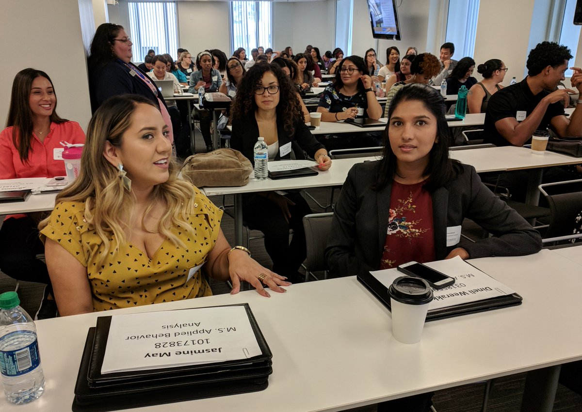 ChiSchoolPrez's tweet photo. Today marks the start of Orientation Week across the University. Welcome new students! #TCSPPOrientation @GradPsychology https://t.co/xvTo4zVmDD