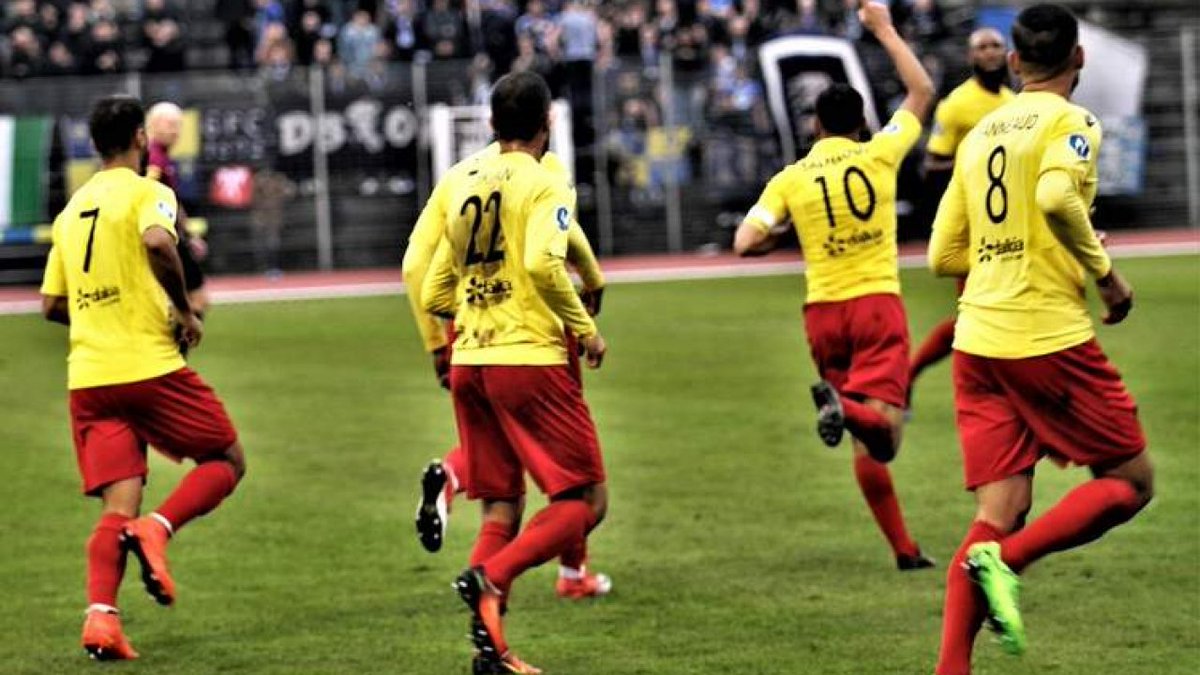 footeo recrute un #numéro10 en stage dès que possible ! 
Ses missions principales : 
⭐️ Commercialiser l'offre footeo 360° (site, boutique et équipements) 
⭐️ Animer et fidéliser la communauté de clubs utilisateurs
Contactez-nous pour plus d'informations. Merci pour vos RT !