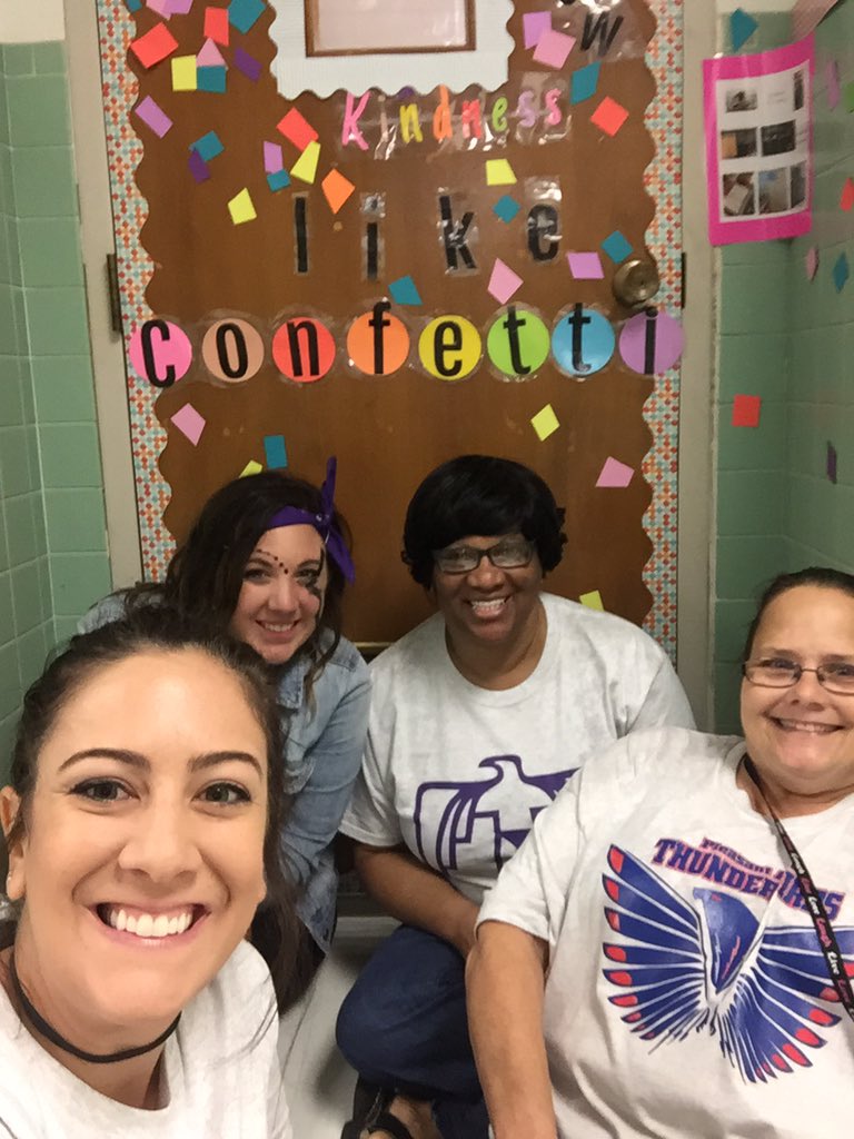 MaggieJWeidner's tweet photo. Kindness is like confetti ❤️❤️❤️ @APatPA137 https://t.co/g5HEeRaVgL