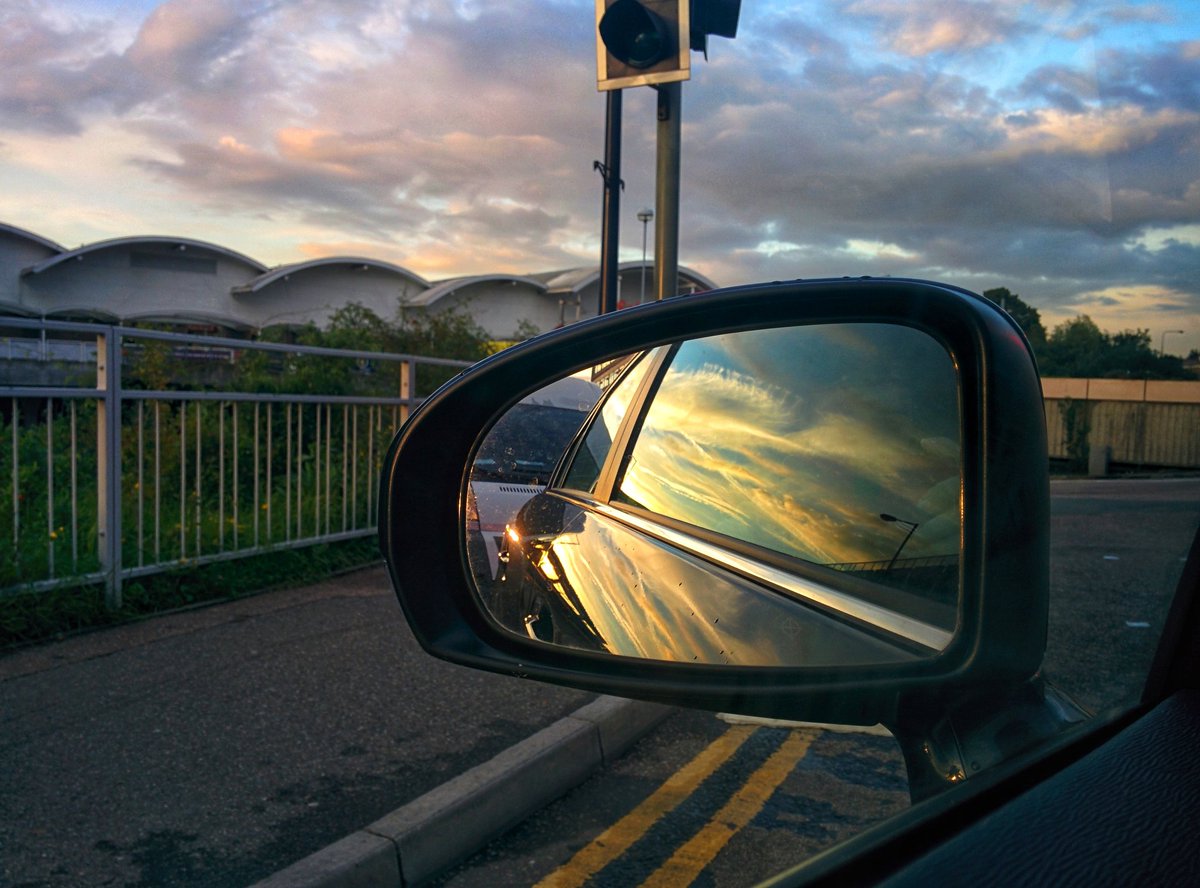 LarisaFoto's tweet photo. Just some random English sunsets, September 2015. #photography #instaphotography #instaphoto #holiday #vakantie #instacation #England #Kent #sunset #zonsondergang #skyporn #cloudporn #sunset_pics #sunset🌅 #sunset_madness #500pxrtg #sunsets #sunset_pics https://t.co/Pwj0srjljm