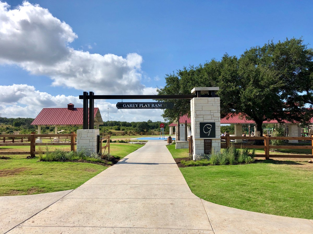 Looking for some after-school fun?  Garey Park is open until 8 pm through September 30th!   #GareyParkGTX  
#GeorgetownTX  #citypark  #park  #afterschool #afterschoolfun  #familyfun  #playscape  #playground  #splashpad