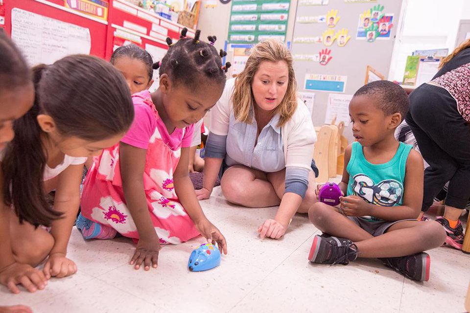 eriksonmath's tweet image. "The biggest issue elementary teachers face right now is their own teacher preparation.” 
STEM Starts Earlier Than You Think, via @Forbes 
forbes.com/sites/taliamil…
#edchat #STEM #STEMed #earlyed #ECE
