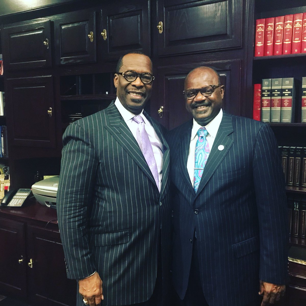 drcurtiswallace's tweet photo. Friendship is critical in ministry. We need people to support us and encourage us, because the struggle is real. Don’t get so busy that you forget to nurture your friendships. This is one of my closest friends, Pastor Davis. #pilgrimrestdallas #MondayMotivaton #friends https://t.co/7JEL677ymj