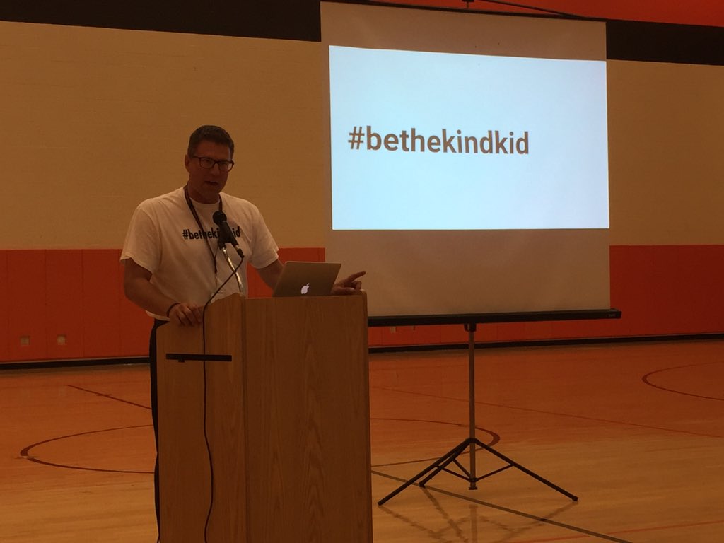 Brett_Slezak's tweet photo. .@FrewsCrews @jamenterprises1 check out all these staff memebers spreading the #kindness at AVSD with their #bethekindkid shirts! https://t.co/jg2Ulqygpm