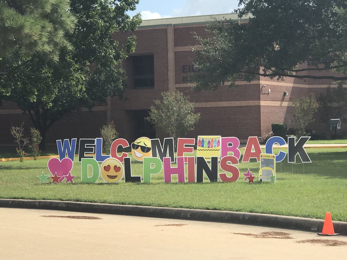 DrWynneLaToya's tweet photo. Check out the P2P INVESTORS @EilandKISD ! Love this team a bunch! Love the teamwork & collaboration! @KleinISD #MomentsInKlein #firstdayselfies https://t.co/oDVlTAKz6y