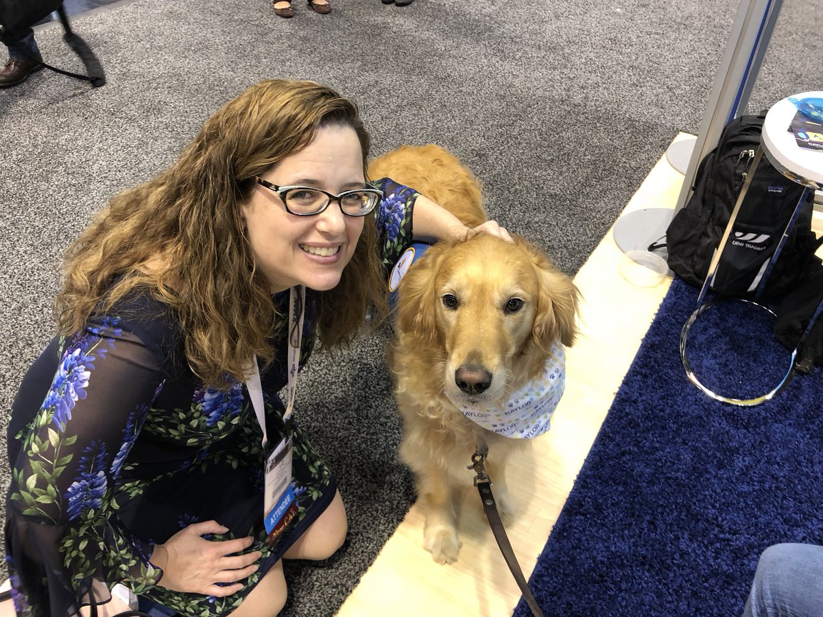 LizNovak's tweet photo. Making a new friend! #ASAE18 #ctcorps https://t.co/dUUpxDxyDD