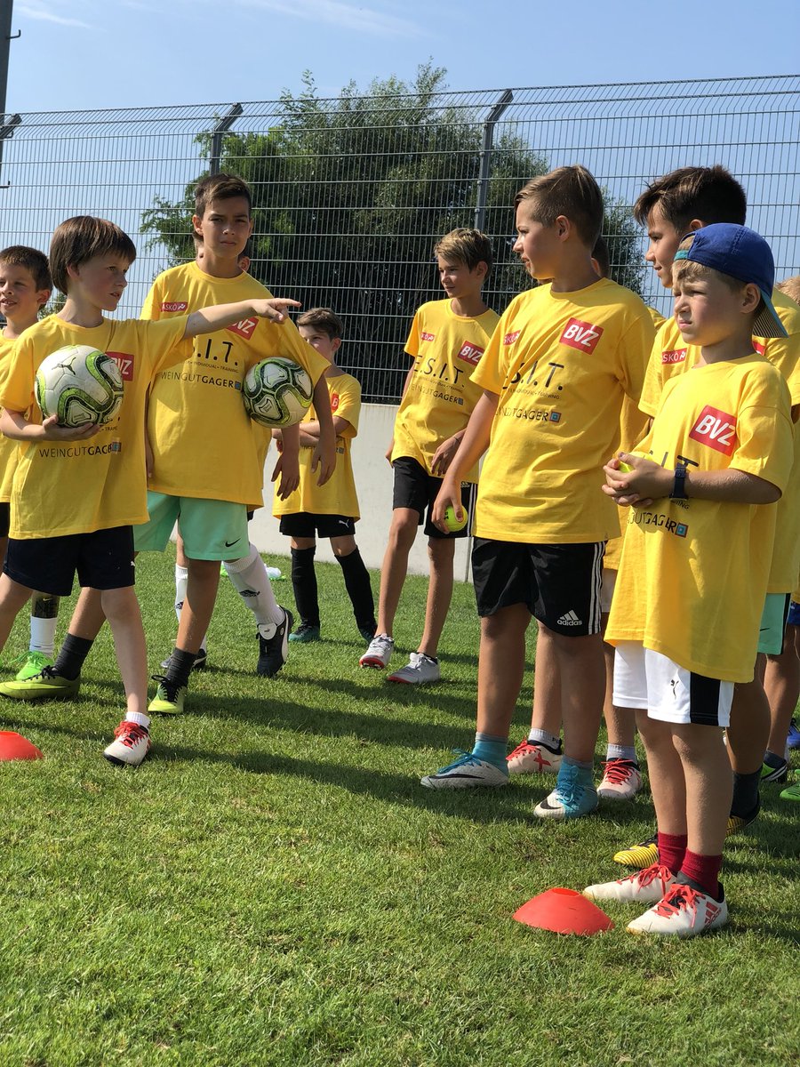 elitefs2016's tweet photo. Impression’s Tag #1 von unserem ESIT- Sommercamp im VINEA Resort Ritzing :)

#esit #sommercamp #spaßamspielen #letthemplay https://t.co/Hl7gJHP593