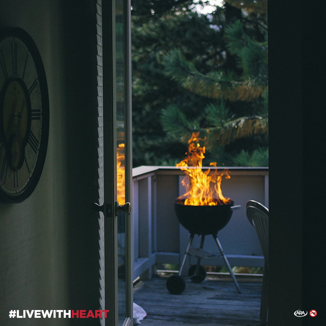 RedHeartRumSA's tweet image. Just because it's winter doesn't mean you can't enjoy an afternoon with friends. (A few glasses of Red Heart included... ;)) #LiveWithHeart
