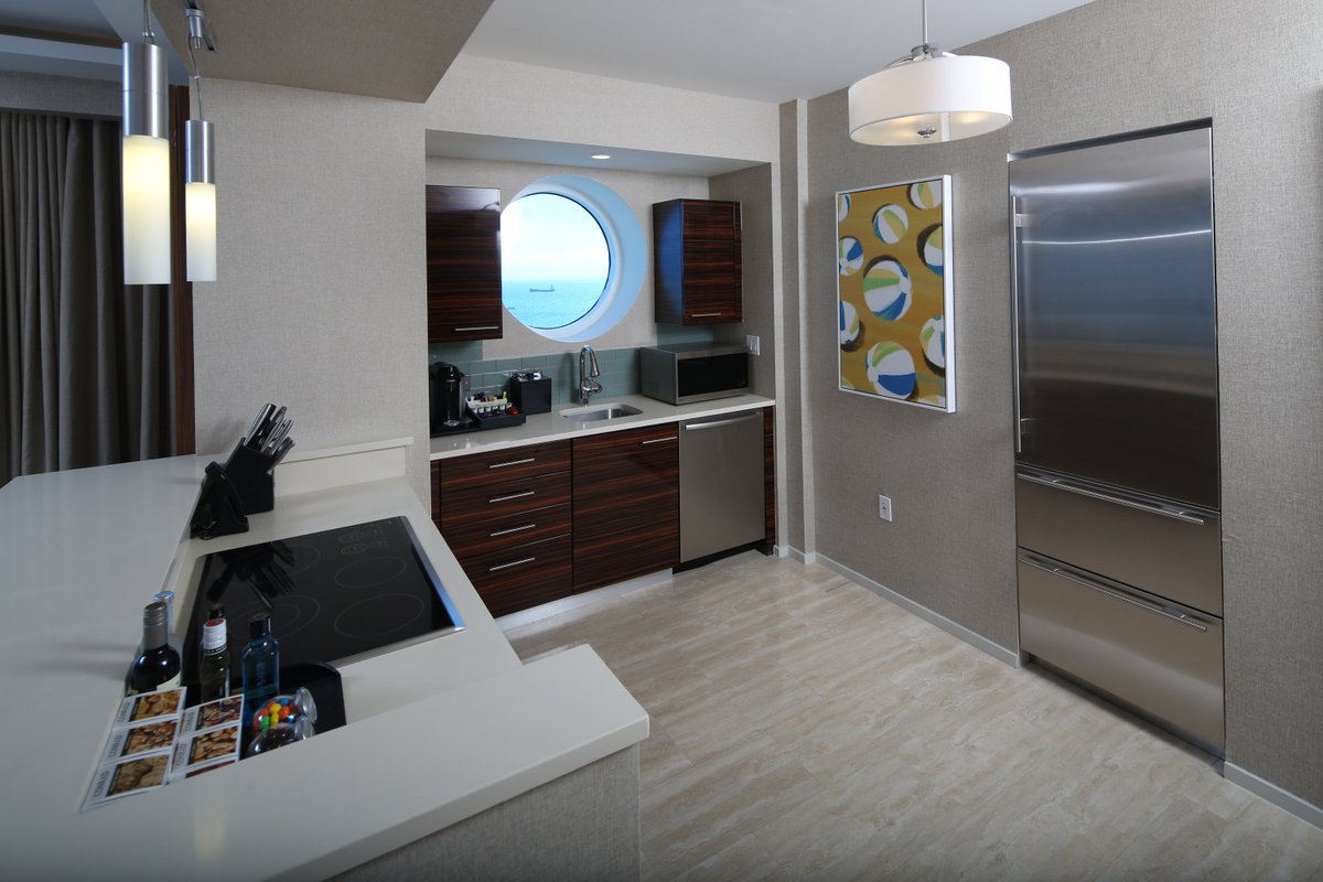 TheOceanFTL's tweet photo. At The Ocean Resort Residences, your unique home will keep you inspired to do the things you love. ✨

Learn more about us at https://t.co/VeFzqfoTmw #luxuryrealestate #fortlauderdale https://t.co/we3Me0SefV