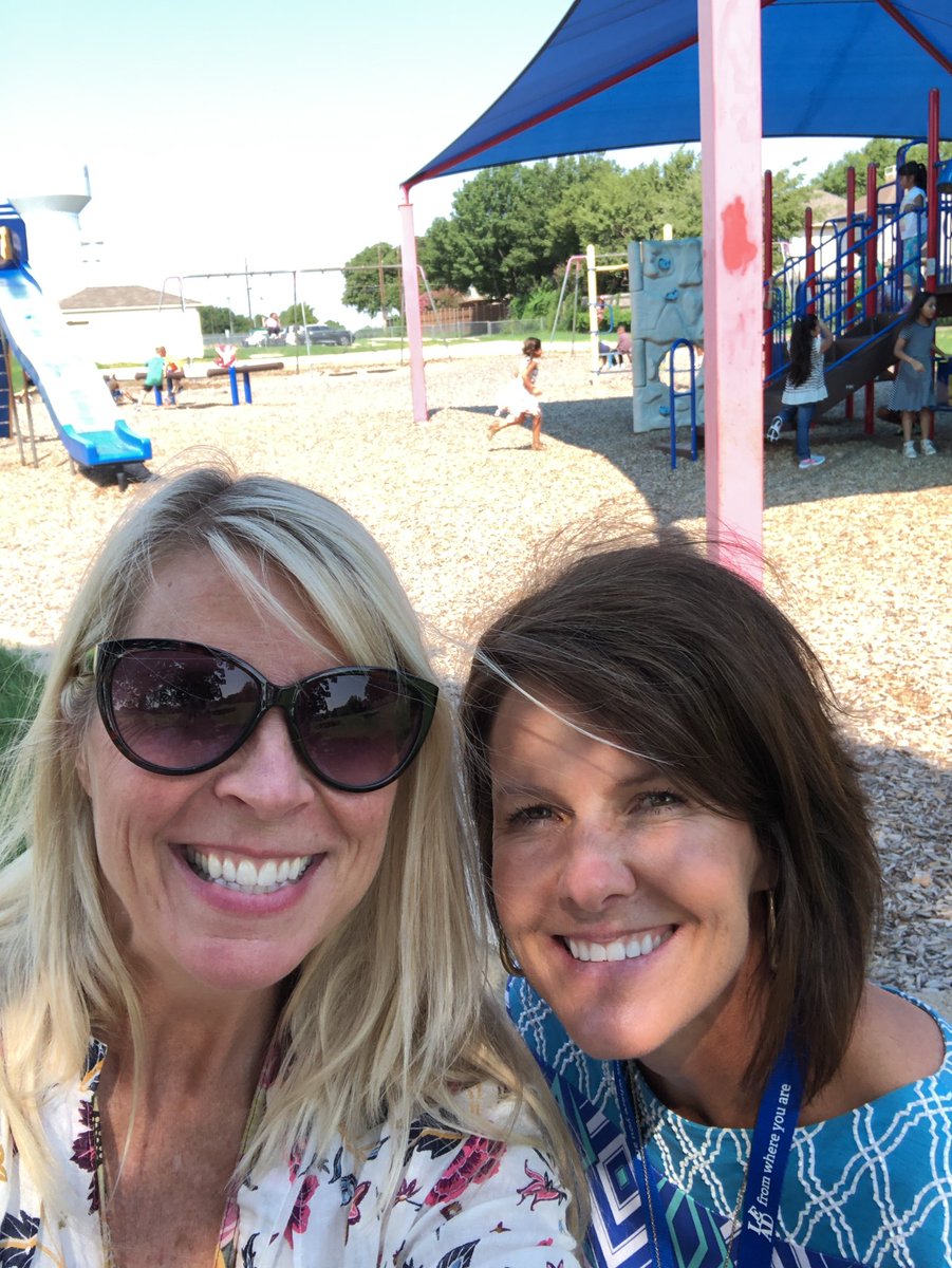 mrs_jackson0722's tweet photo. Recess time! #DESisBEST https://t.co/QeHMiQHrKA