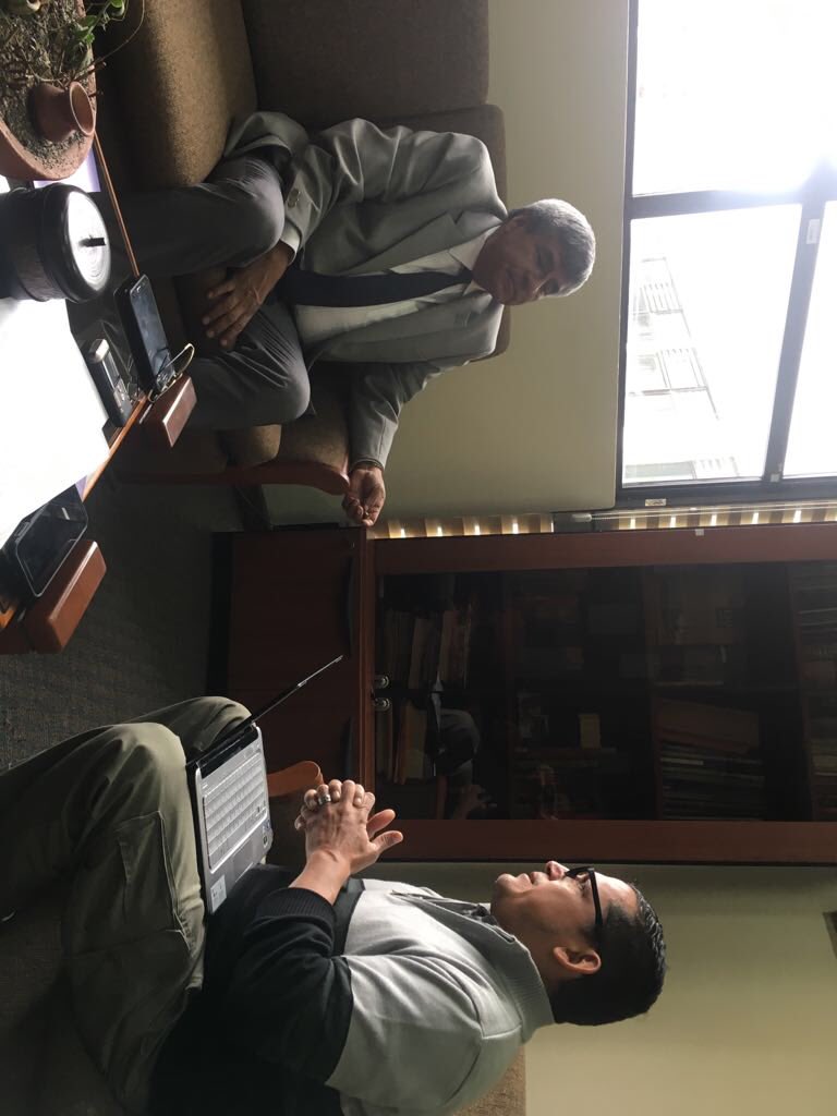FFilosofiauc's tweet photo. Entrevista al Sr. Decano por parte del Mst. Geovanny Meñaca estudiante de Phd del programa de Pedagogía Crítica de la Universidad de Baja California, México, apoyando en investigación educativa. https://t.co/hW3Vw2DoEA