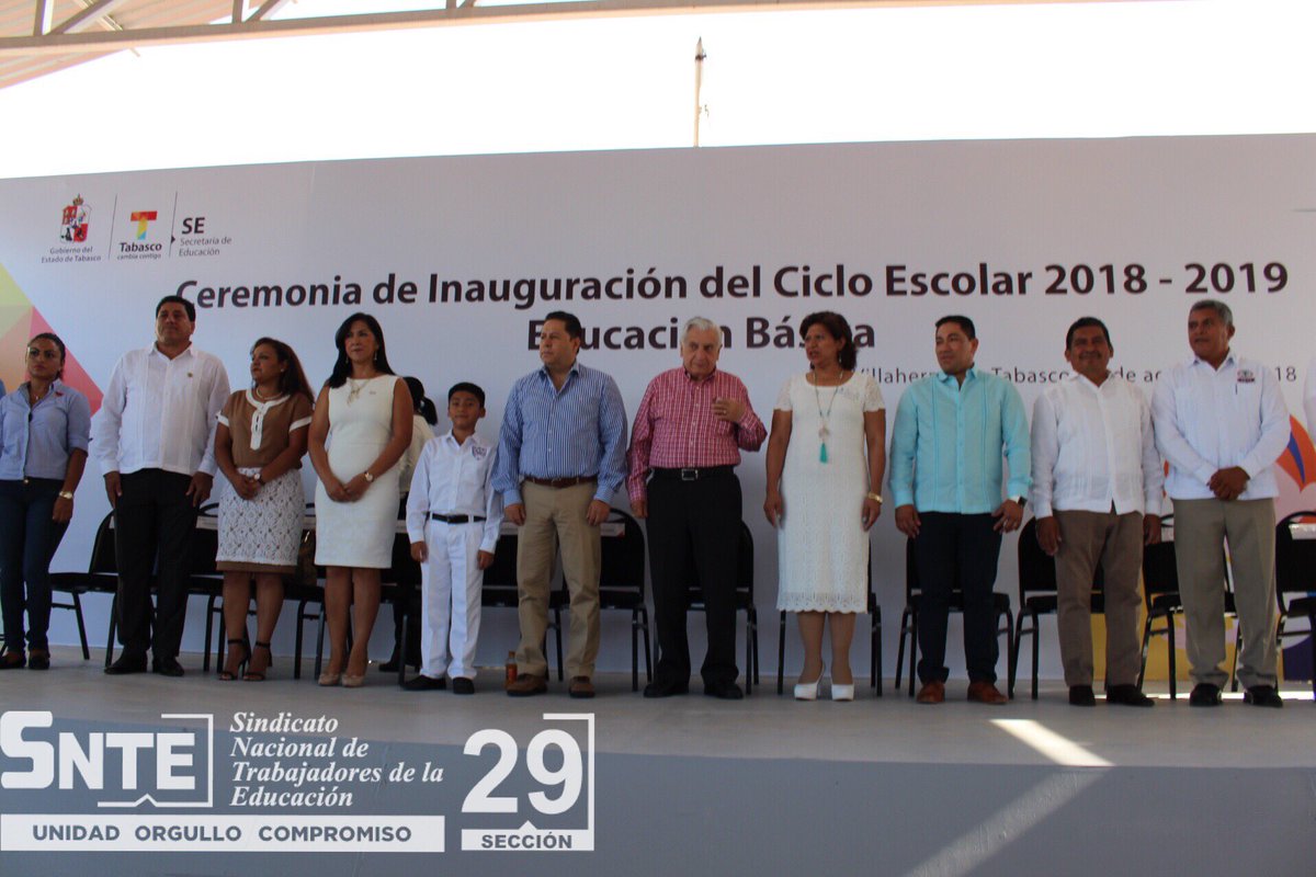 Alcudia_SNTE29's tweet photo. En compañía con autoridades estatales dimos inicio al Ciclo Escolar 2018-2019 en #Tabasco en la escuela primaria "Soledad G. Cruz". #SNTEconMéxico #FelizLunes #InicioDeClases https://t.co/PvXTFNENQg