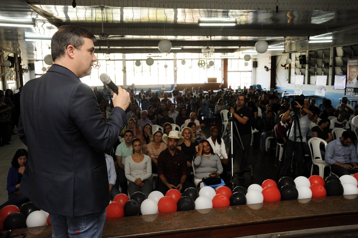 luizlaurofilho's tweet photo. Mais um dia de trabalho e diálogo na convenção do PSB em Araras. Vamos juntos fazer o melhor pelas cidades do estado de São Paulo! #LLF4000 deputado federal. #psb #semprepresente #araras https://t.co/px026UCiMt