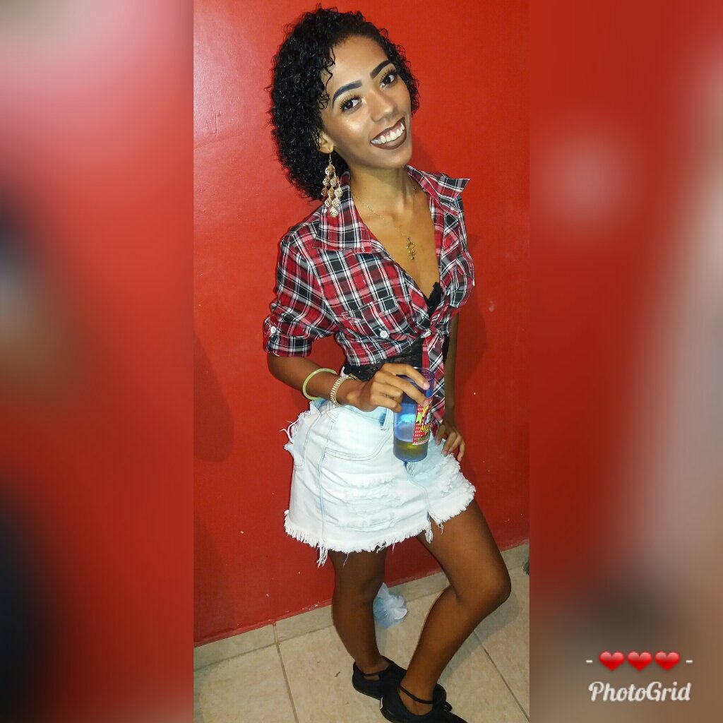 Lellearaujo1's tweet photo. Só pra não ficar na Galeria 😊💃❤
#ArraiaDasProperas🎉🍻 https://t.co/fsSK2NXjwY