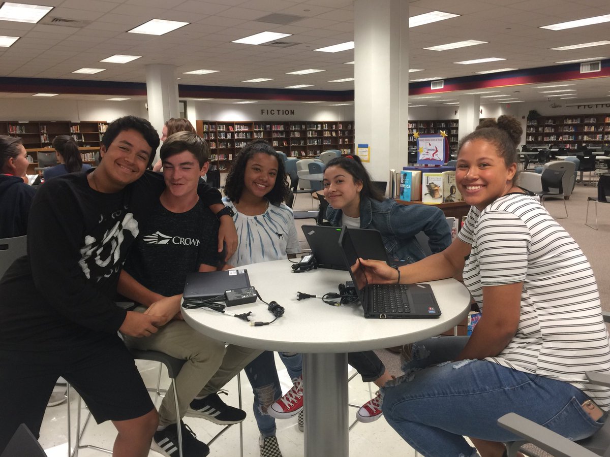 stgmartinez's tweet image. ⁦@LeanderHS⁩ Sophomores getting their new laptops today!  #mlisd #empoweredlearning #engagelisd