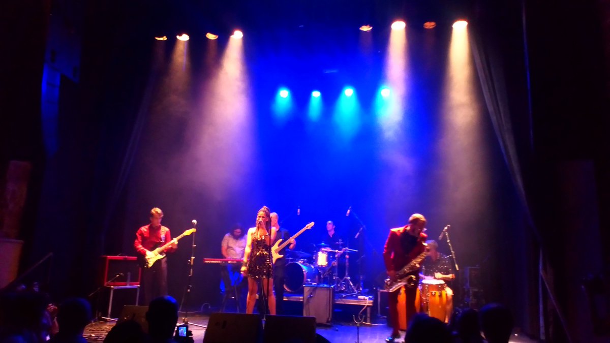 Ultrasonicos1's tweet photo. Buen ambiente y buena música en la segunda jornada de la @MetalPopRockAN en @Bilborockbilbao con el blues y R&amp;B de Moikave y el soul poderoso de @Duduouchen.
https://t.co/6fENFUeZNv https://t.co/CRMRTMjoAt