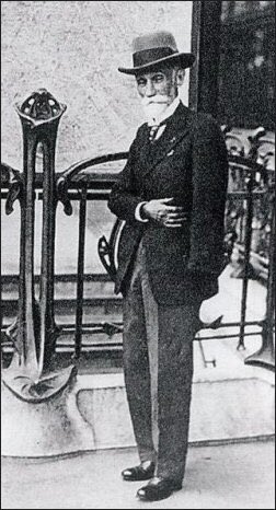 Hop un vrai  #thread sur le métro parisien, dont le père est Fulgence Bienvenüe, un breton, c’est lui en photo et il n’avait ni ordinateur ni électronique pour ça  #qml  #ratp