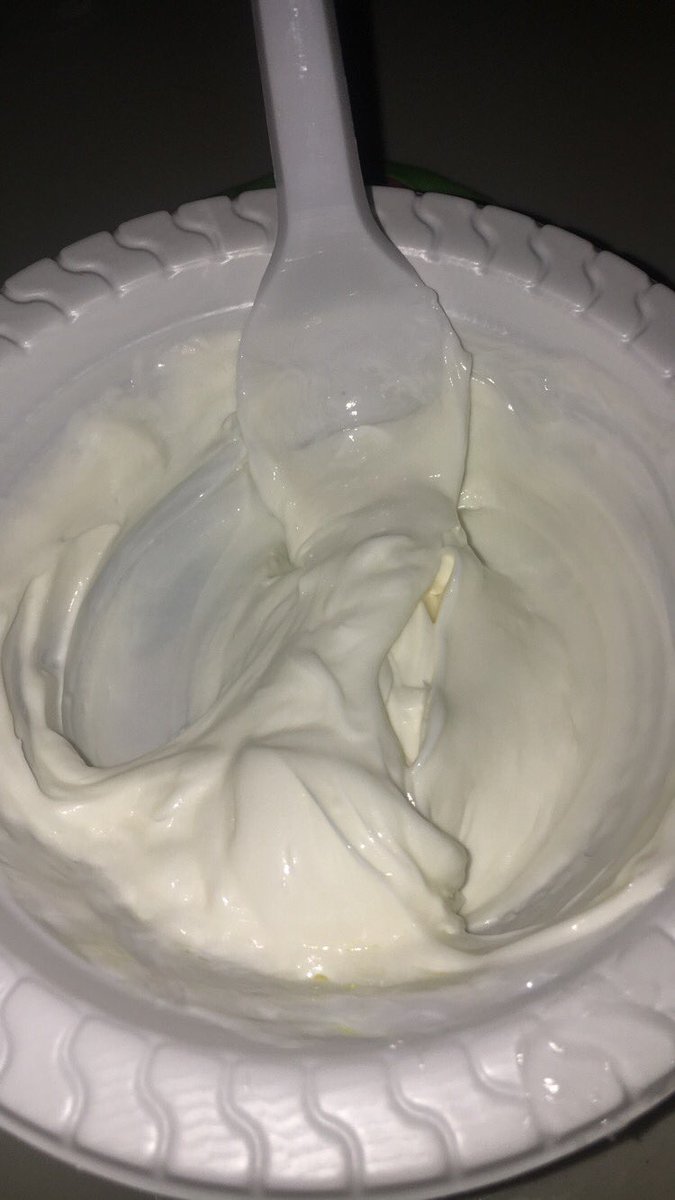 #تجارب_بنات 
اسرع ماسك قبل الاستشوار 🤩
٣ ملاعق فاشكول الثوم "ماركة ڤاتيكا"
ملعقه مايونيز الاكل "ماركة هينز"
رشه زيت زيتون ✨
والاستمرار عليه يعطي حيويه ولمعان للشعر بس هو منذ قبل الاستشوار لانه يرطب الشعر والمايونيز يعطي لمعه خصوصا للناس الي شعرهم جاف او خشن.