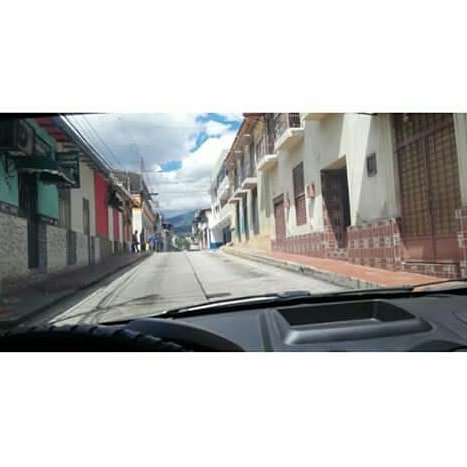 #20Ago Calles de #Tovar #Merida completamente solas y comercio no abrio sus puertas #VenezuelaEstaParalizada 12:15pm