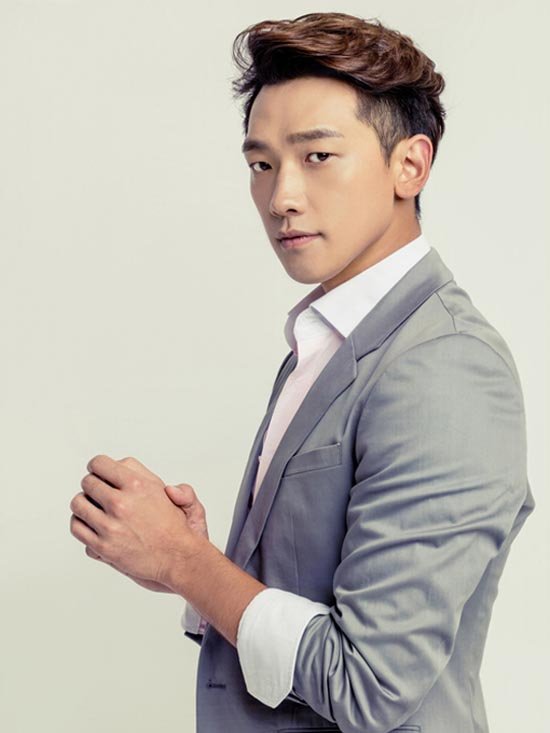 Rain, aka Jung Ji-hoon active since 1998, was the first K-pop star that broke onto the Western scene.He starred in Ninja Assassin (2009) and Speed Racer (2008), both Hollywood productions.He was voted one of the “100 People Who Shape Our World” by TIME magazine in 2007.