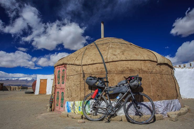 AdvCycleFest's tweet photo. New for '18 we bring you the Voile Strap challenge. We'll provide a bike, straps and a collection of objects. How much stuff can you strap to a bike and still complete a short course? Whoever completes the course carrying the most wins.

Tickets: https://t.co/geCtHOf5Dy https://t.co/4qwsvQmiG8