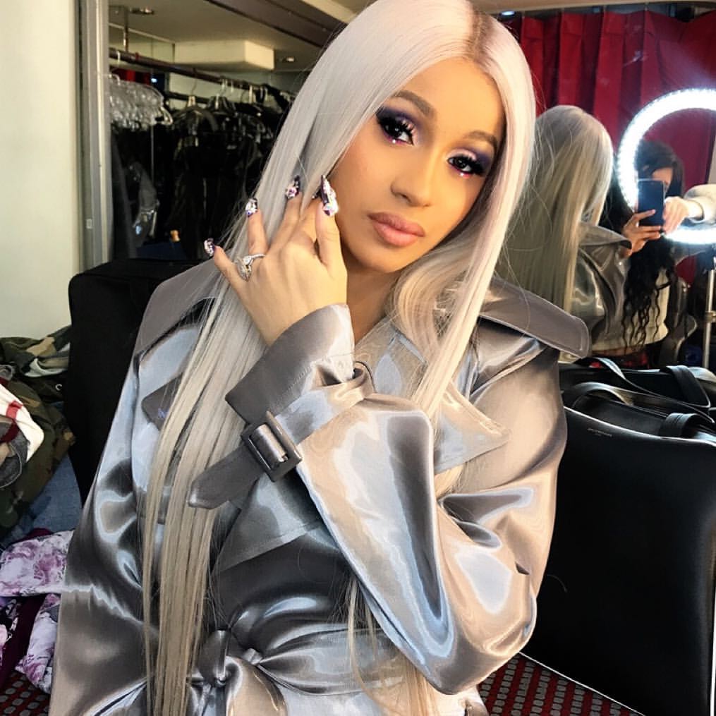 cardicareful's tweet image. SHE IS A STUNNING! i'm screaming with this woman's beauty.
@iamcardib 
#RingMusicVideo