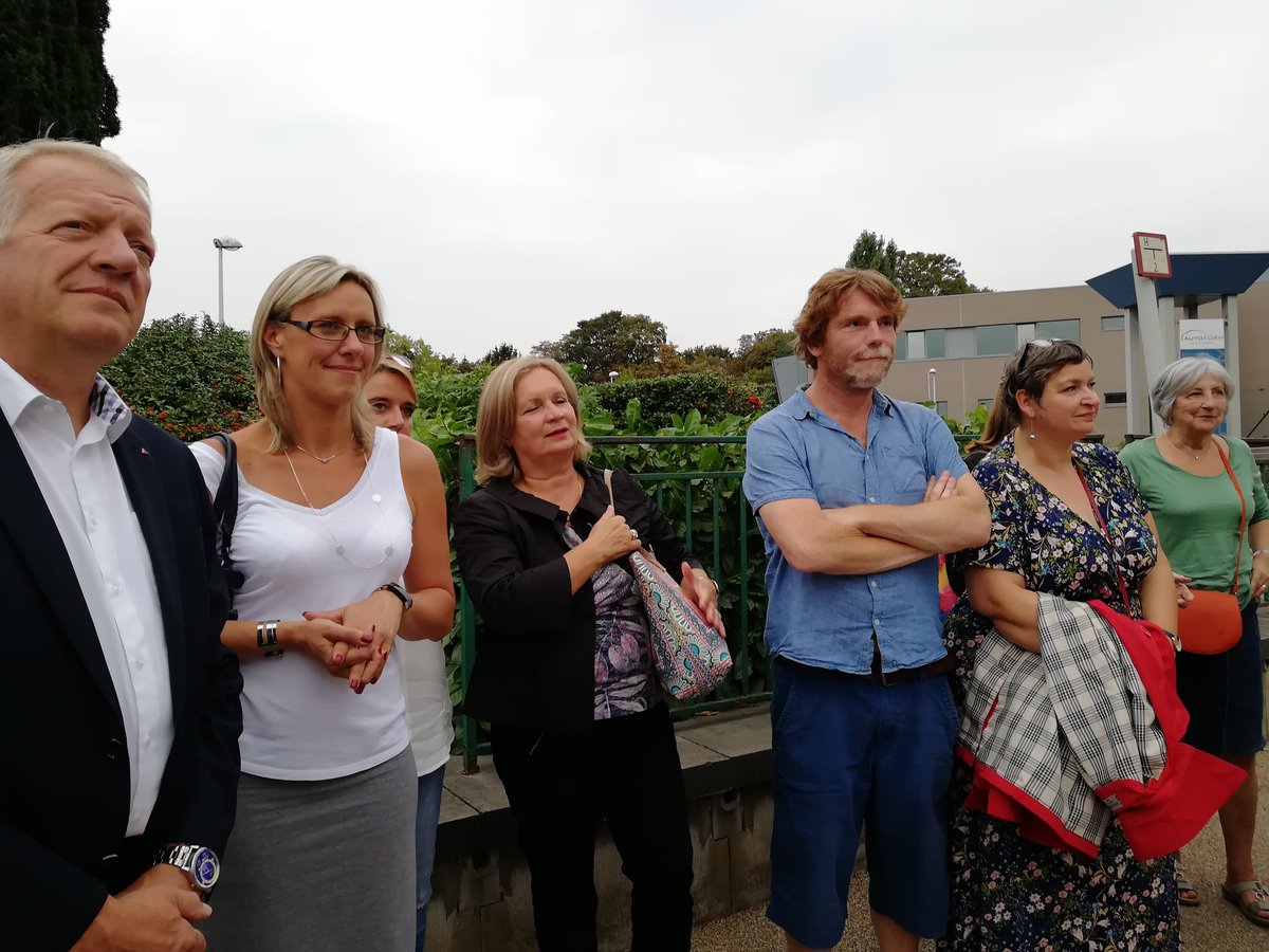 Avec <a href="/MaggyYerna/">Yerna Maggy</a> 
Après plusieurs mois de travaux et bien des inconvénients nous découvrons le magnifique bd. Ste Neuve ! La patience des voisins des riverains et des usagers est récompensée ! #HappyMany