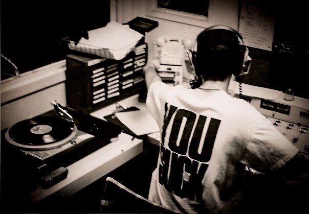 ImSteveMigs's tweet photo. It’s #NationalRadioDay ... here’s a pic from my college radio days at @SUNYPlattsburgh #WPLT #WQKE #Pilot94 #Plattsburgh https://t.co/RfOatJAdLE
