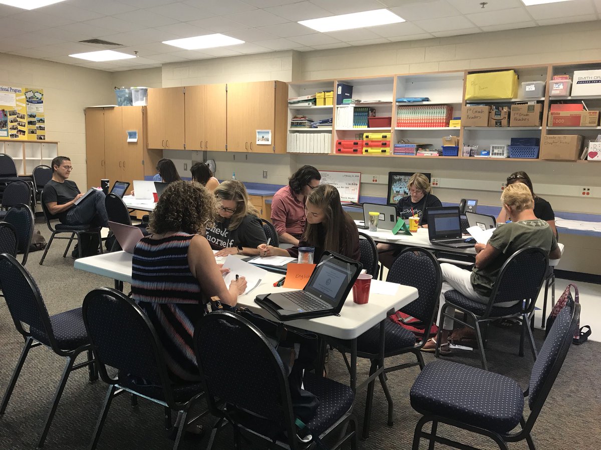 jessgthur's tweet photo. We had a great morning collaborating, creating and improving our vertical teams.  Thank you to everyone for your hard work!   #LeaD5 #D5Reads365 https://t.co/5CC6KP6Te2
