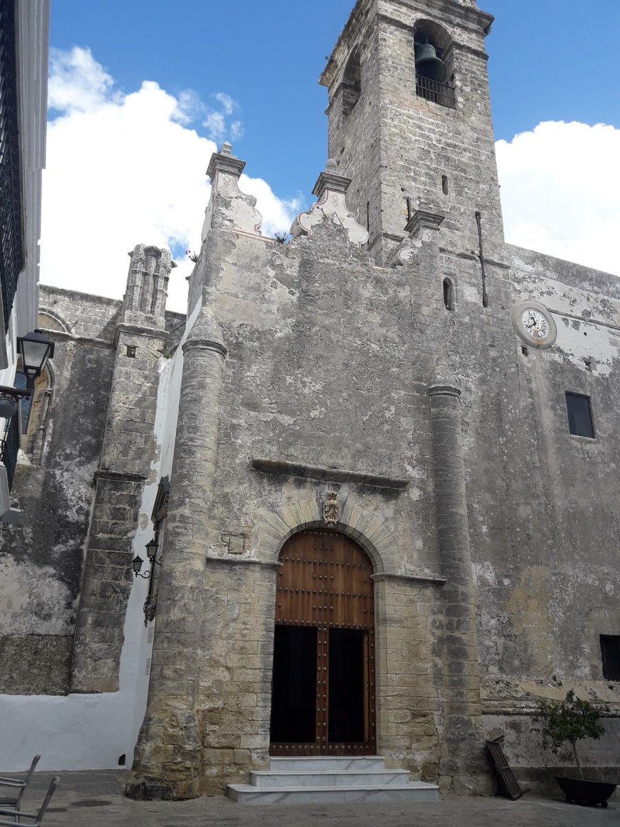BCIncoming's tweet photo. En dos estilos claramente diferenciados Gótico Mudéjar y Gótico Tardío y sobre una antigua mezquita de la cual se conserva aún el alminar, se sitúa la Iglesia Divino Salvador en Vejer  🧐🏛️Todos los viernes➡️https://t.co/Sdrow4YaZJ #BCI @turismovejer  #IglesiaDivinoSalvador https://t.co/MqrdHXE47K