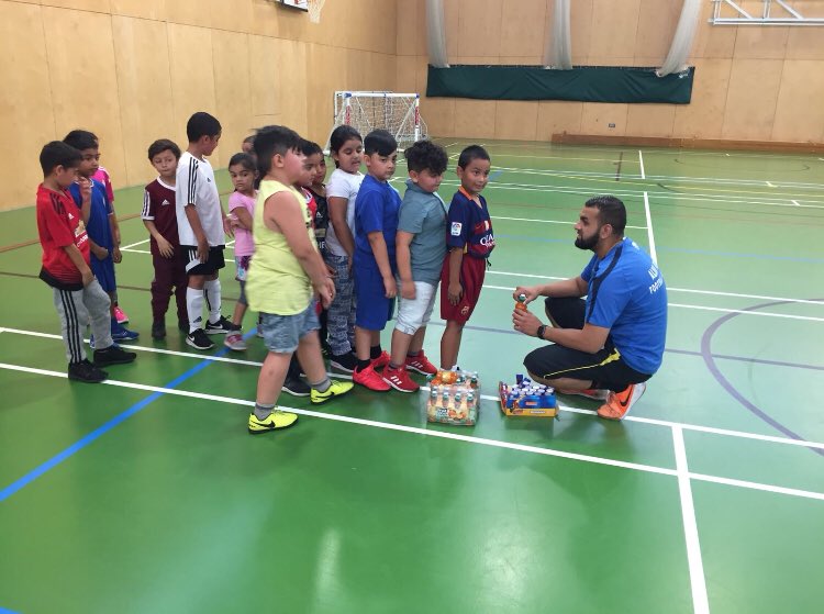AlumRockFA's tweet photo. Football sessions in full flow #tinytotts #learning #football #makingnewfreinds https://t.co/ERlEoaV2nm