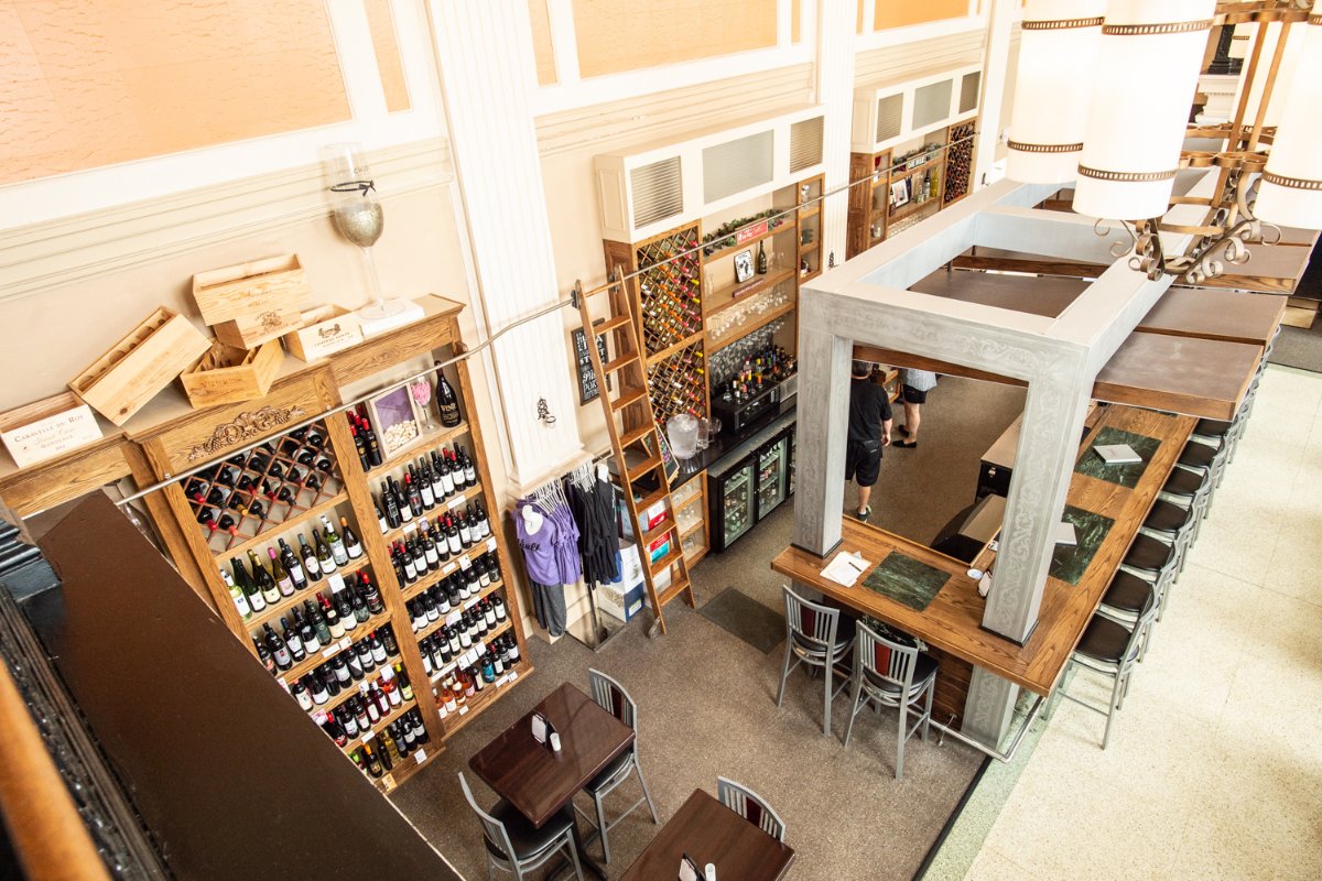 The Vault Wine Bar (vault_bar) Twitter