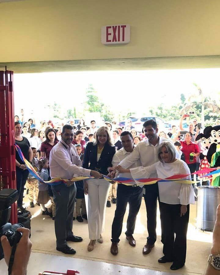 kiko_aviles's tweet photo. Hoy recibiendo a los estudiantes y padres de #CADEI. ¡Un sueño hecho realidad! https://t.co/yeQIUBiVFp
