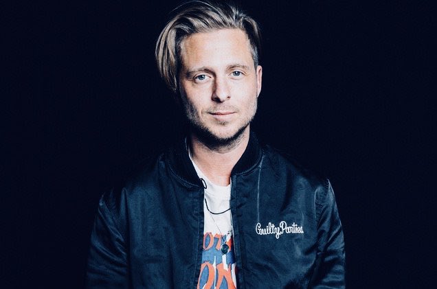 nicomolaschi's tweet photo. Dream collaboration right here since 2012 @RyanTedder would you be down? Pretty sure you’ve never worked with a Swiss guy before ;) https://t.co/RuayTcUdWY