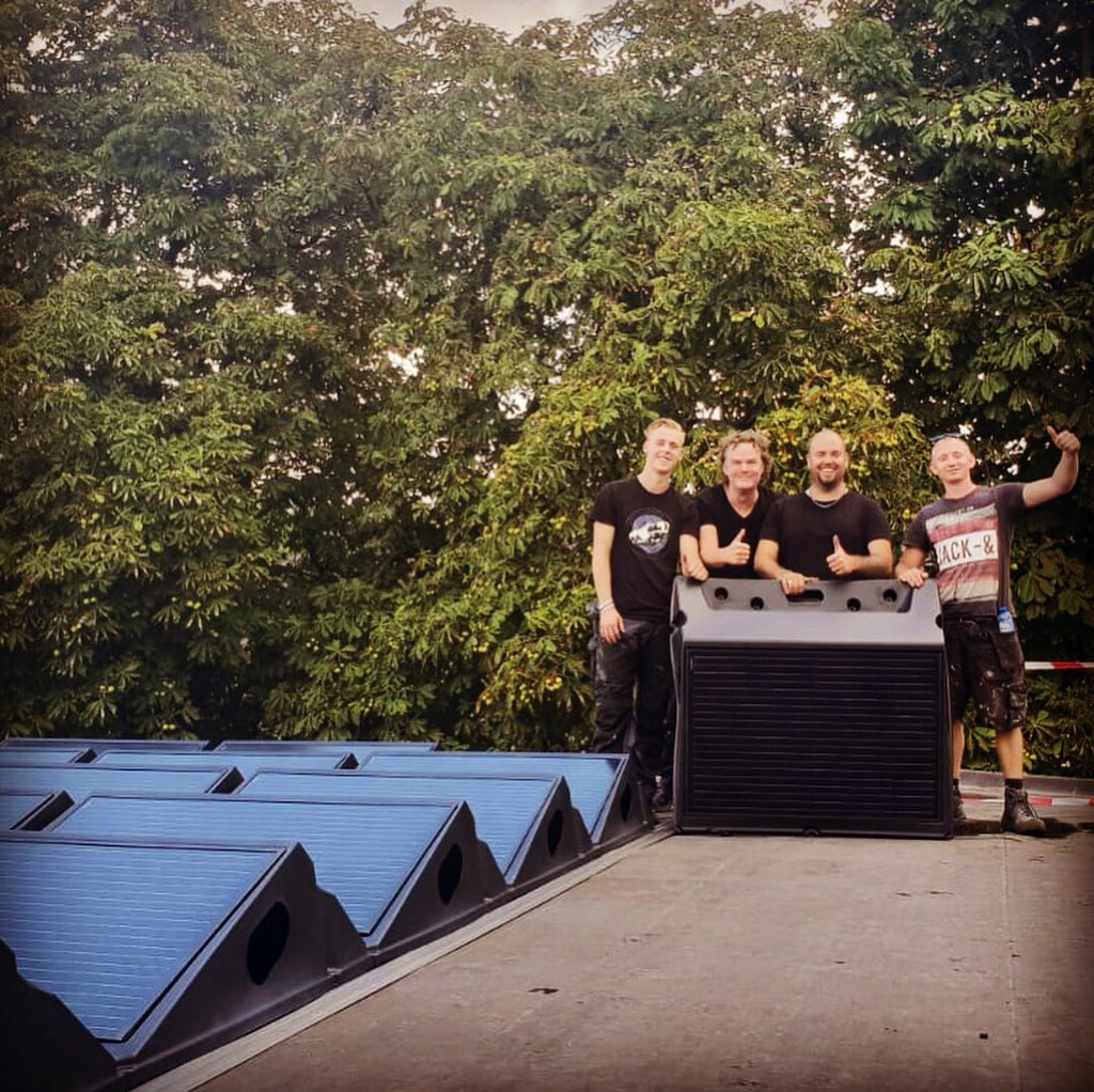 RolfHuib's tweet photo. Met dank aan ons installatieteam. #compactsolar @InnoEnergyBN https://t.co/FSchyMja11