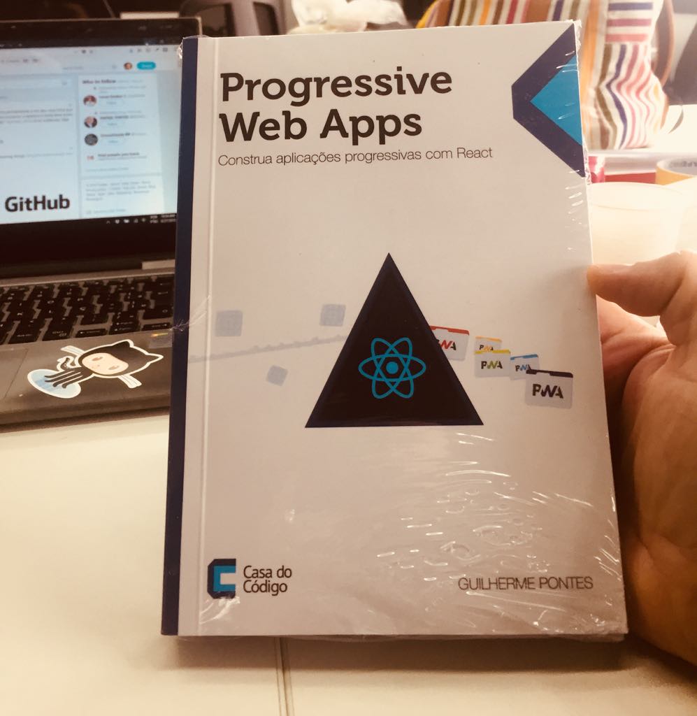 o_gabsferreira's tweet image. Bora sortear mais um livro da @casadocodigo! 

Sorteio na quarta que vem, dia 29, às 21h.  

Regras: 
1. Preencher esse formulário com sua @ do twitter: docs.google.com/forms/d/e/1FAI…
2. Dar RT neste tweet 
3. Me seguir

:)