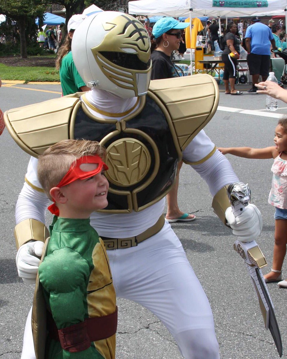 DelOneFCU's tweet photo. Our very own Horacio from out Innovations department made an appearance again this year at Comic-con as the White Power Ranger!
Show us your cosplay outfits in the comments!
#delone #delonefamily #comiccon #delaware #powerrangers #cosplay https://t.co/cTrXRWRRP8