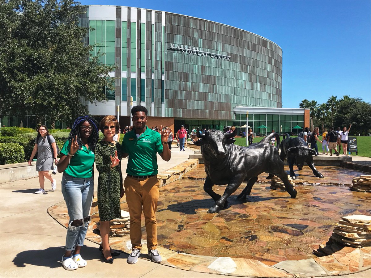 USouthFlorida's tweet photo. #USF System President Genshaft walked the campus today to welcome all new and returning Bulls. Kicking off the school year with selfies, smiles and #BullPride! 🤘 https://t.co/yrmuLYOJ6o