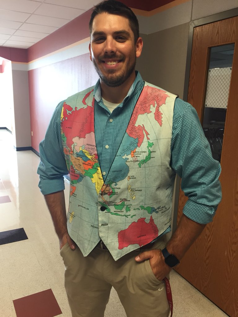 chadhunterCFB's tweet image. Only the best @RanchviewHS world geography teachers wear this vest for the first day of school! @RanchviewSBall #RanchviewHS #ConnectingCulturesRHS