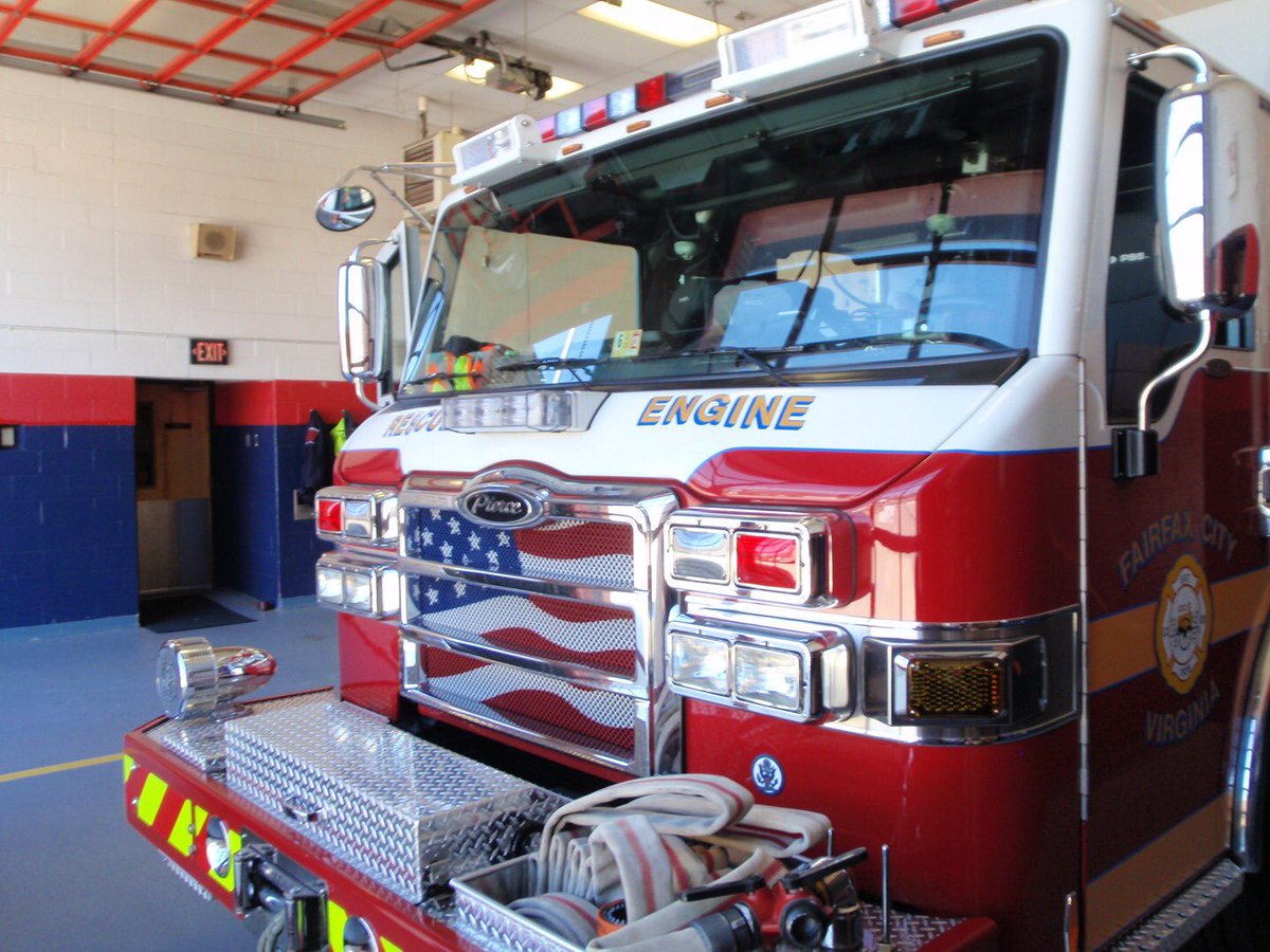 joecharley's tweet photo. I spent the last day in my 30’s yesterday as the squad chauffeur & started the first day in my 40’s doing the same. Here’s the view from my office this morning. #FairfaxBoulevard #RE433 #WhateverItTakes #ILoveMyJob #IAFF #FairfaxCity #VA #UnionYes #UnionProud #UnionFirefighter https://t.co/IjHU7IJbER